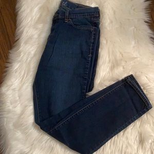 Old Navy Flirt Straight Leg Jean